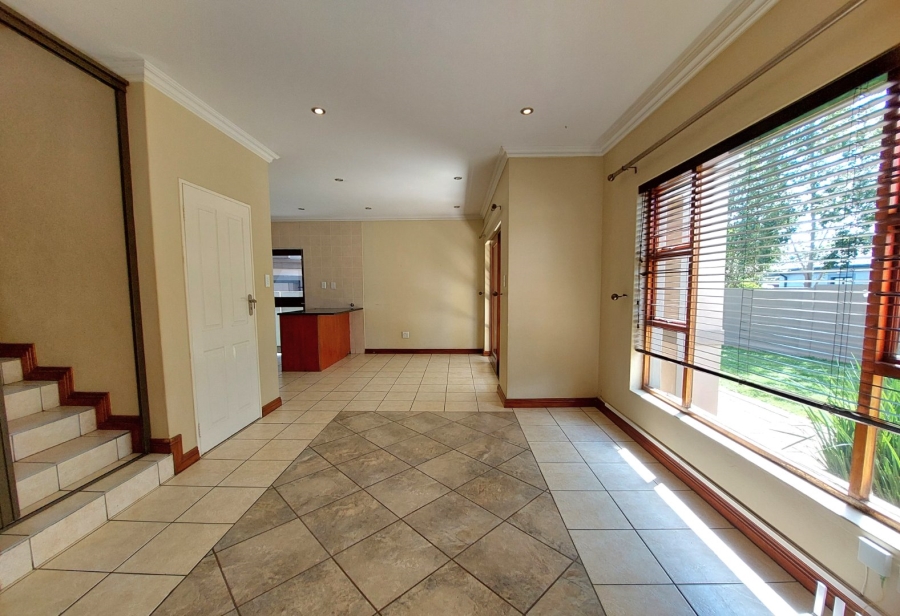 3 Bedroom Property for Sale in Gateway Manor North West